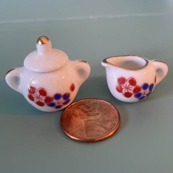 The Cutest Mitsukoshi Porcelain Miniature Tea Set - Picture 4 of 7